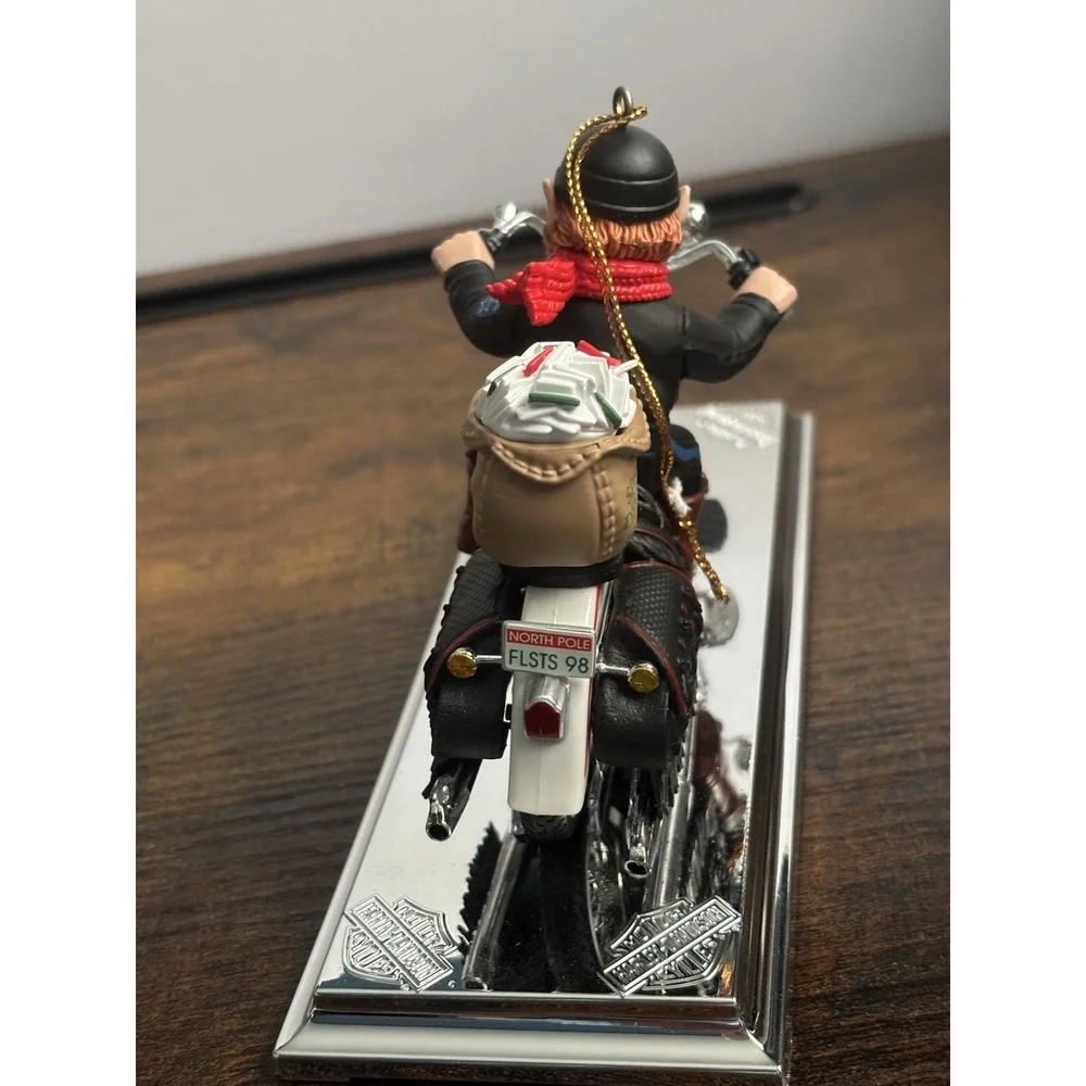 Mr‎ And Mrs Santa Claus Riding Their Harley Davidson Sleigh's